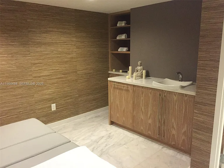 400 Sunny Isles Blvd #1105 — Photo 28