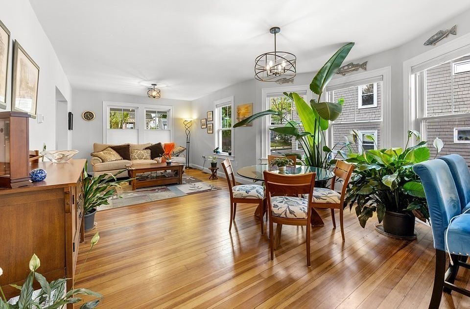1st image of 30 Gloucester St #30
