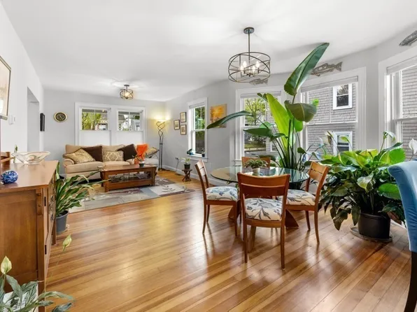 30 Gloucester St #30, Arlington, MA 02476