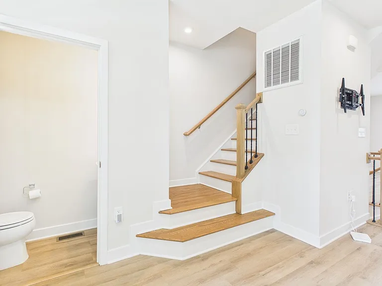 2117 Old Manchester St — Photo 15