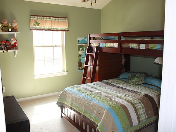 3rd image of 410 Oliver Dr