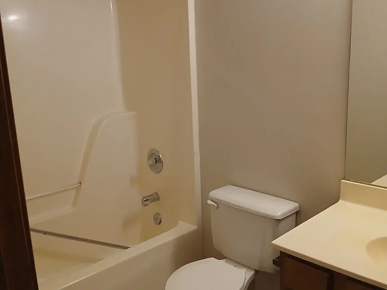 2801 W Broadway #P1 — Photo 10