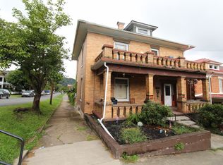 218 8th Ave, Hinton, WV 25951