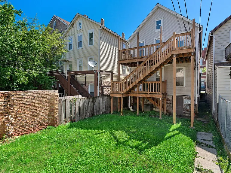 2010 S Loomis St #1 — Photo 17
