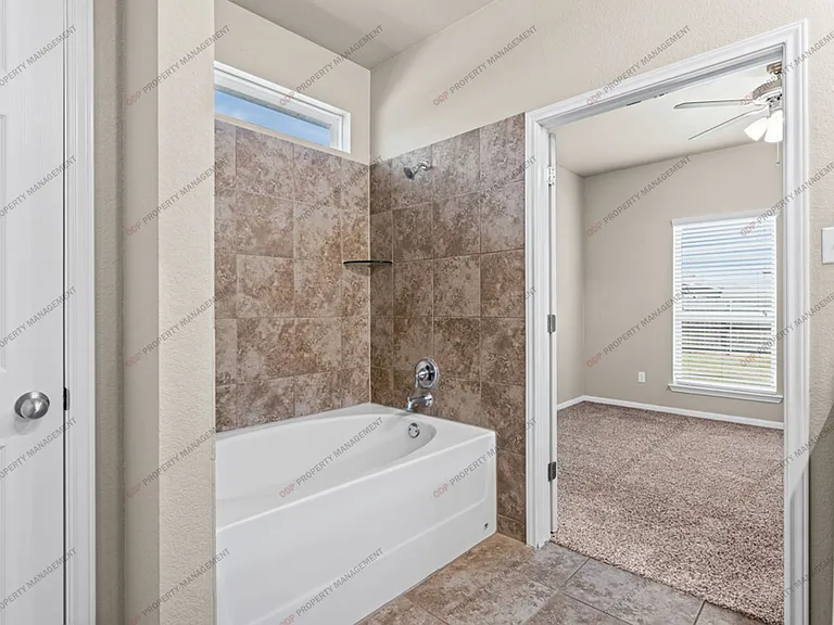 8012 Redbrush — Photo 15