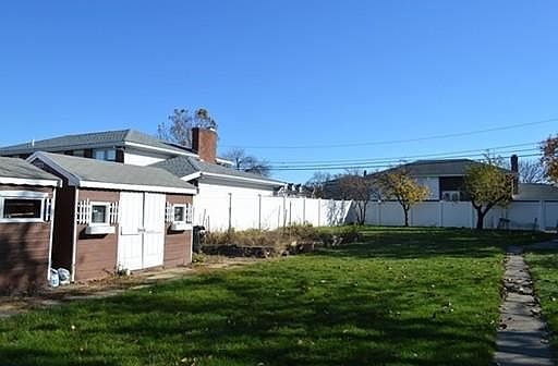 5th image of 69 Tedford Ave