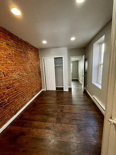 2131 E Tioga Street Photo 1
