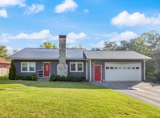 703 W College St, Dickson, TN 37055