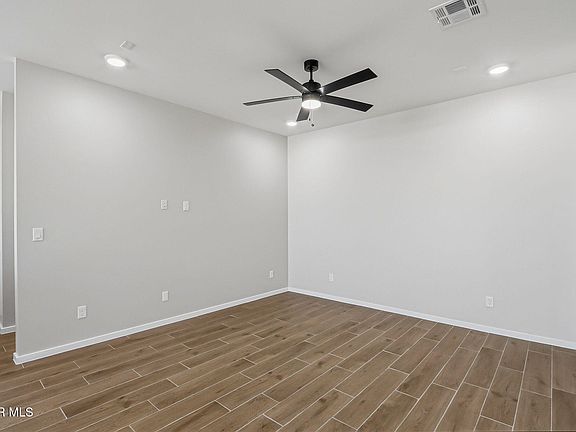 5th image of 922 Bromyard Dr