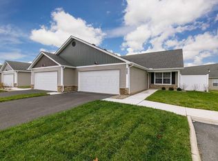162 Town Center Loop, Pataskala, OH 43062