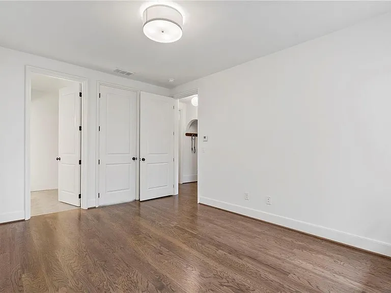 2711 Southwell St NE — Photo 40