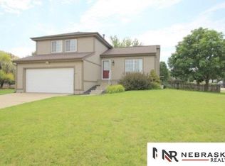 11019 Bauman Cir, Omaha, NE 68164