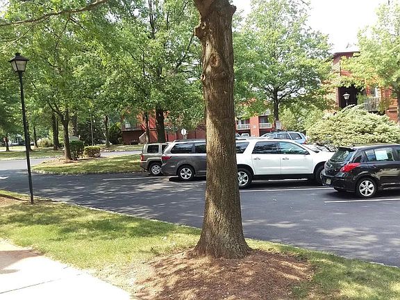 3rd image of 212 Village Cmns #212