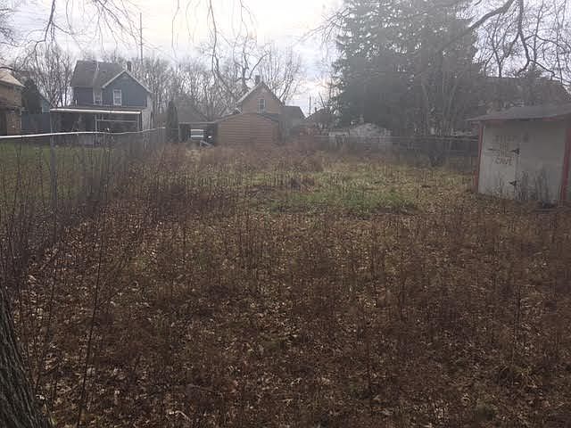 2nd image of 340 N