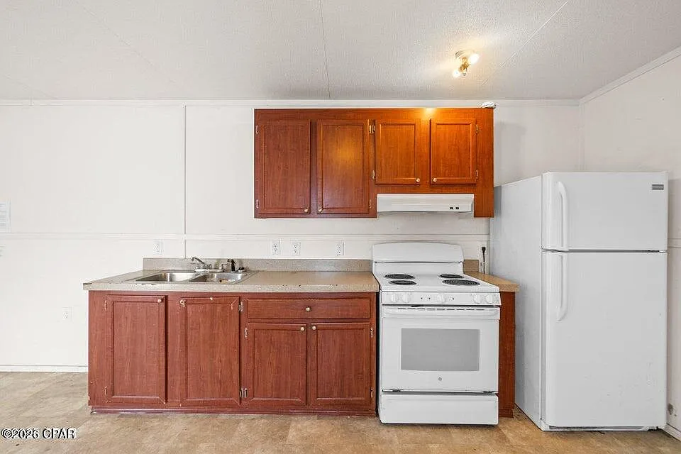 3 bed, 720 sqft, $1,100 — Photo 3