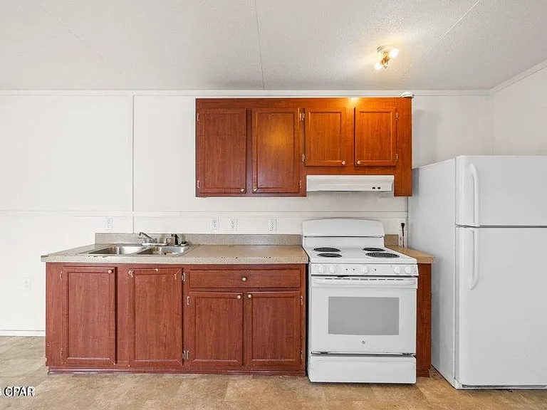 1329 Transmitter Rd #A — Photo 3