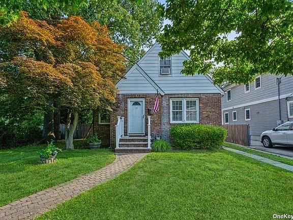 3rd image of 30 Linden St