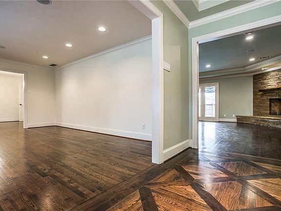 3rd image of 6937 Briar Cove Dr