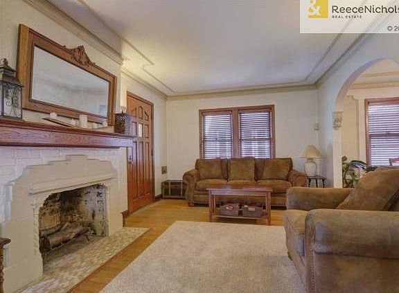 4th image of 424 E 75th St