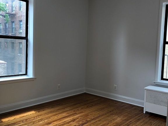 4th image of 4310 44th St APT 5F