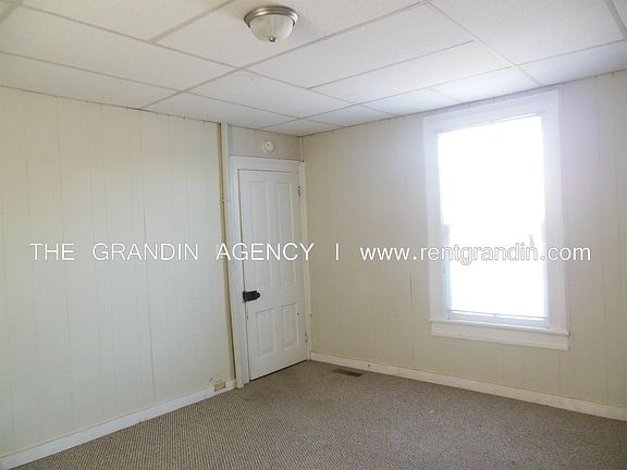 5th image of 546 Marshall Ave SW #A