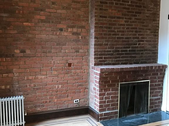 3rd image of 273 Henry St APT 5