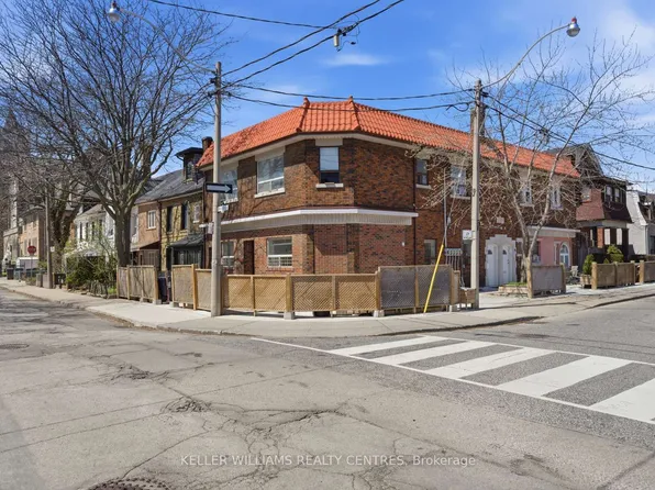42 Mansfield Ave, Toronto, ON M6J 2B2