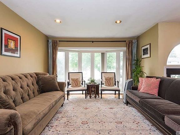 4th image of 353 Clearmeadow Dr