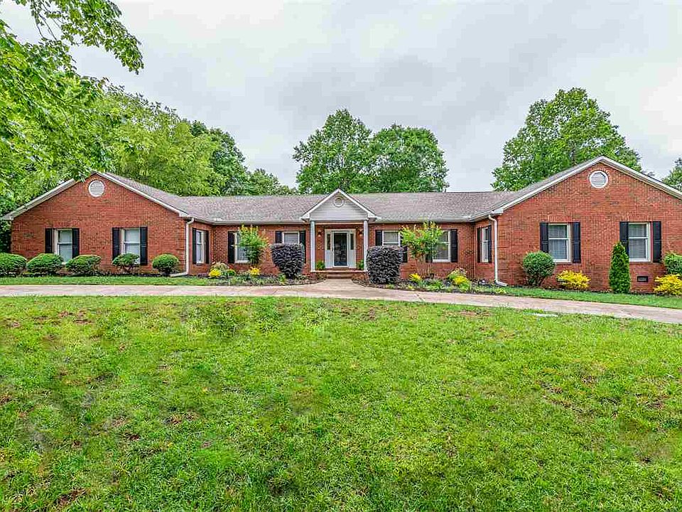 1st image of 105 Rock Cove Ct