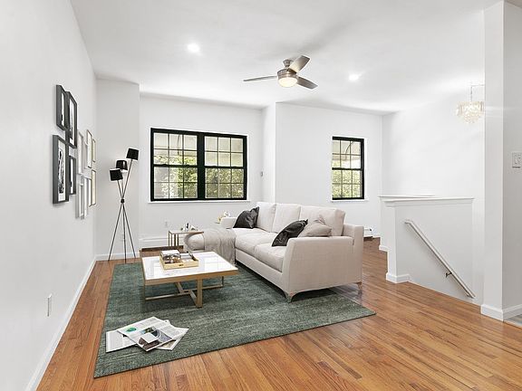 3rd image of 314 Chauncey St #2