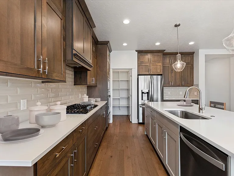 4831 S Colusa Ave — Photo 13
