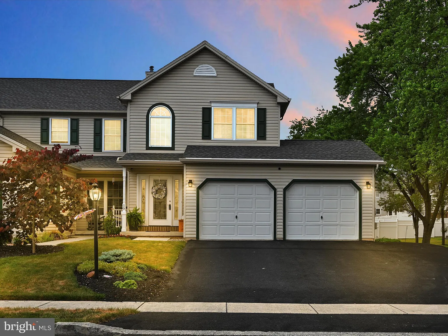 19 Nottingham Dr photo 1