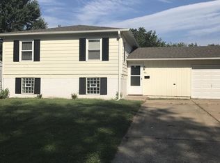 811 N Tepee Dr, Independence, MO 64056