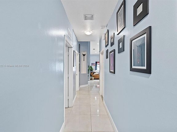 5th image of 3281 NE 11th Dr