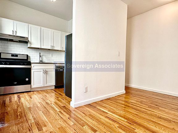 4th image of 235 W 135th St #Ee