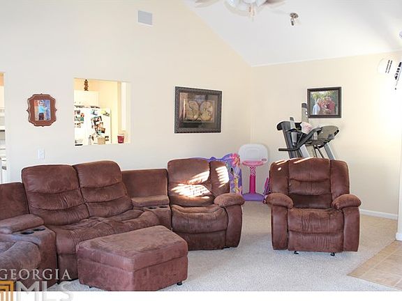4th image of 7059 White Pine Ave
