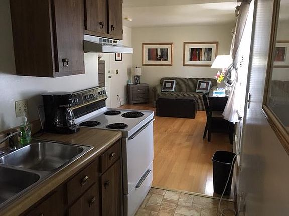 2nd image of 16 W Court St APT 4