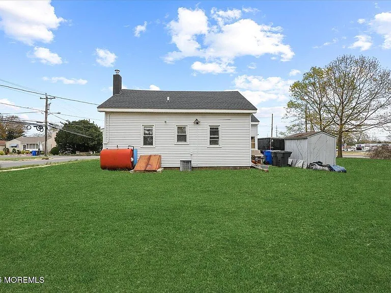 506 Lloyd Rd — Photo 5