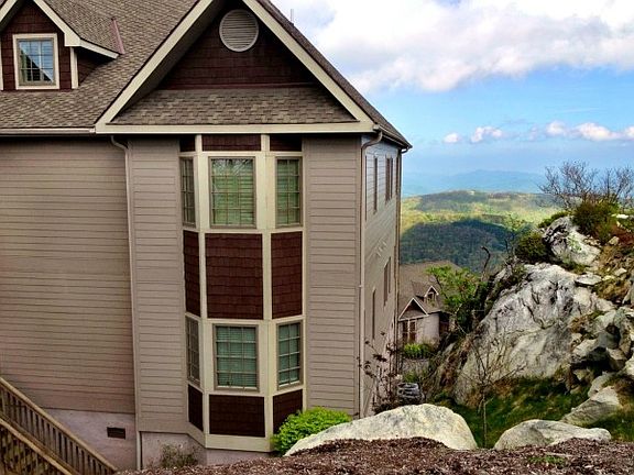 4th image of 1115 Craggy Pt