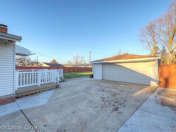 5th image of 5339 Earl Dr