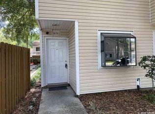 6131 SW 8th Pl, Gainesville, FL 32607