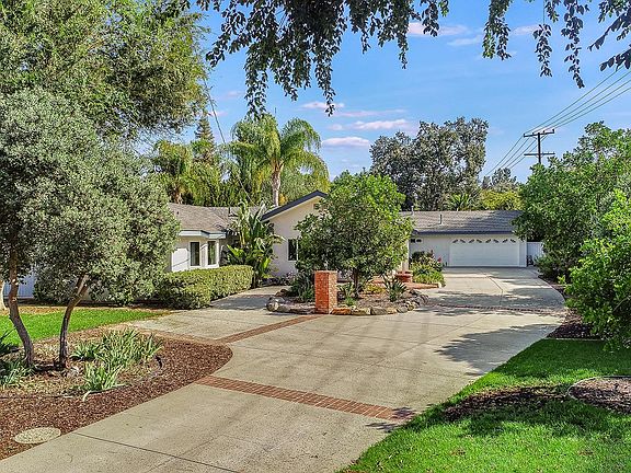 3rd image of 23556 Califa St