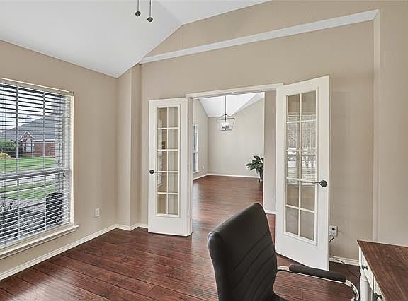 5th image of 5121 Vineyard Ln
