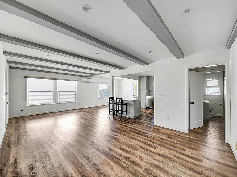 5840 Coldwater Canyon Ave #2 — Photo 22