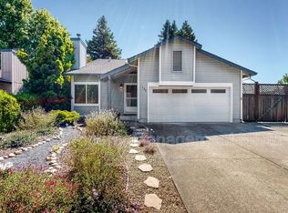 1386 Cadence Way, Santa Rosa, CA 95401