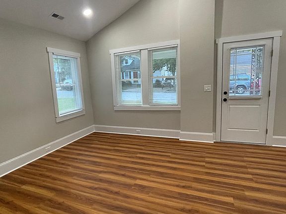 5th image of 106 N Summit St