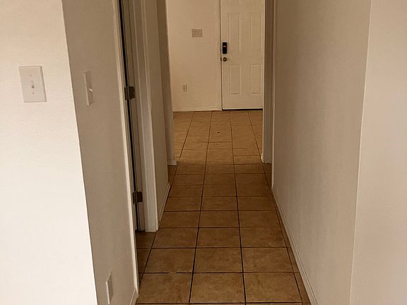 5th image of 4200 N Ventura Ave #C