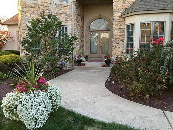 2nd image of 5204 Elmhurst Dr