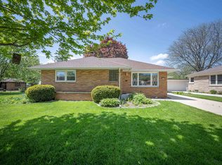 2835 S 74th St, West Allis, WI 53219