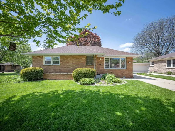 2835 S 74th St, West Allis, WI 53219